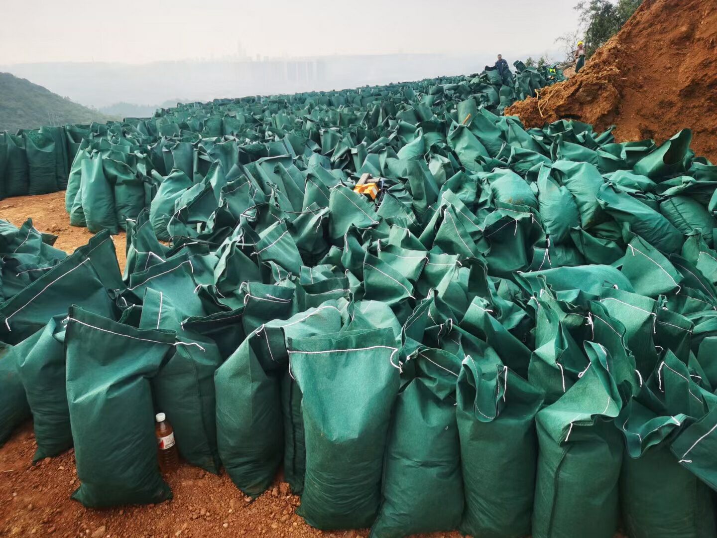 植生袋_植生袋多少钱一个_植生袋生态护坡施工方法